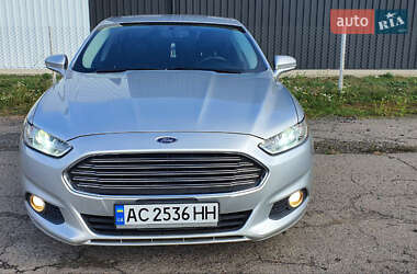 Седан Ford Fusion 2013 в 