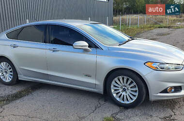 Седан Ford Fusion 2013 в 