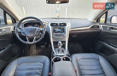 Седан Ford Fusion 2013 в 