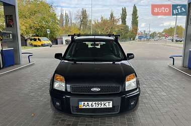 Хэтчбек Ford Fusion 2011 в 