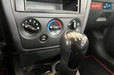 Хэтчбек Ford Fusion 2011 в 