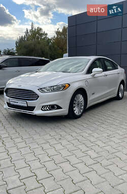Седан Ford Fusion 2015 в 