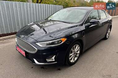 Седан Ford Fusion 2019 в 