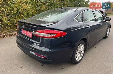 Седан Ford Fusion 2019 в 