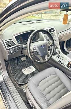 Седан Ford Fusion 2013 в 