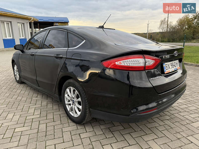 Седан Ford Fusion 2015 в Шепетівці