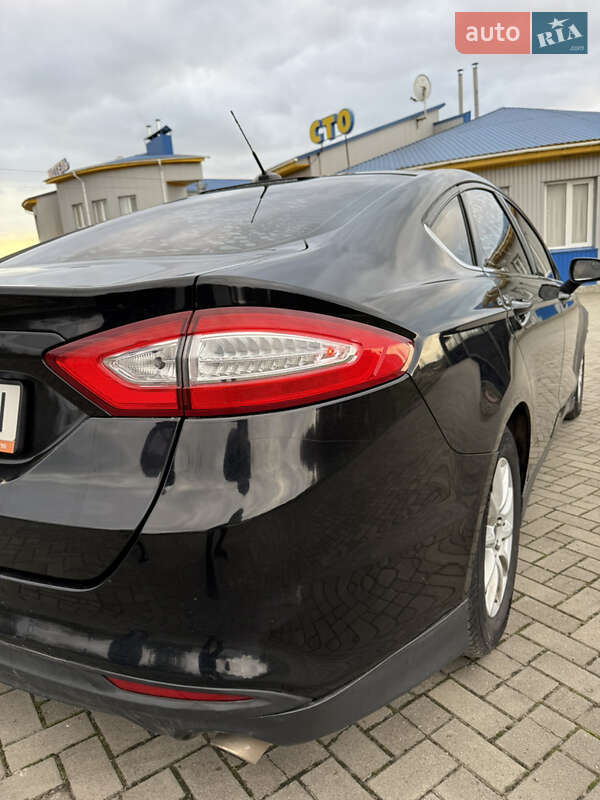Седан Ford Fusion 2015 в Шепетівці