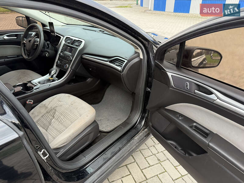 Седан Ford Fusion 2015 в Шепетівці