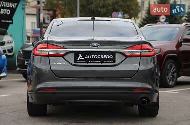 Седан Ford Fusion 2018 в 