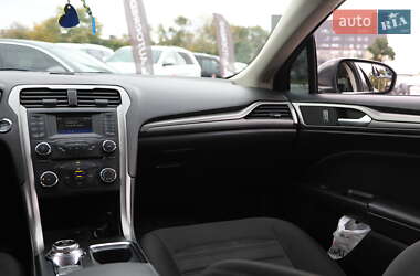 Седан Ford Fusion 2018 в 