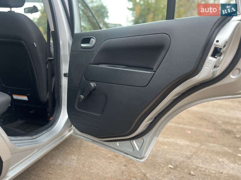 Хетчбек Ford Fusion 2007 в Вінниці фото 55 Хетчбек Ford Fusion 2007 в Вінниці