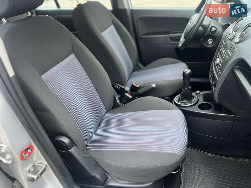 Хетчбек Ford Fusion 2007 в Вінниці фото 60 Хетчбек Ford Fusion 2007 в Вінниці