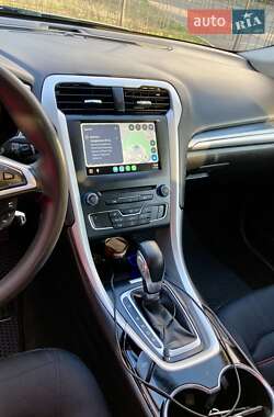 Седан Ford Fusion 2015 в 