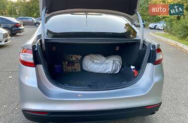 Седан Ford Fusion 2015 в 
