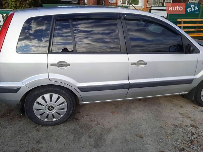 Хэтчбек Ford Fusion 2009 в Звягеле фото 5 Хэтчбек Ford Fusion 2009 в Звягеле