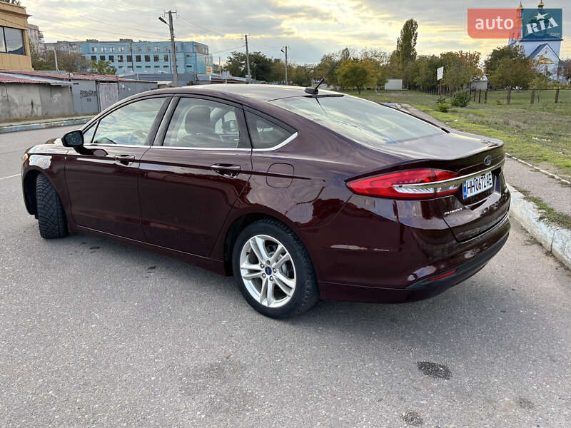 Седан Ford Fusion 2018 в Южном