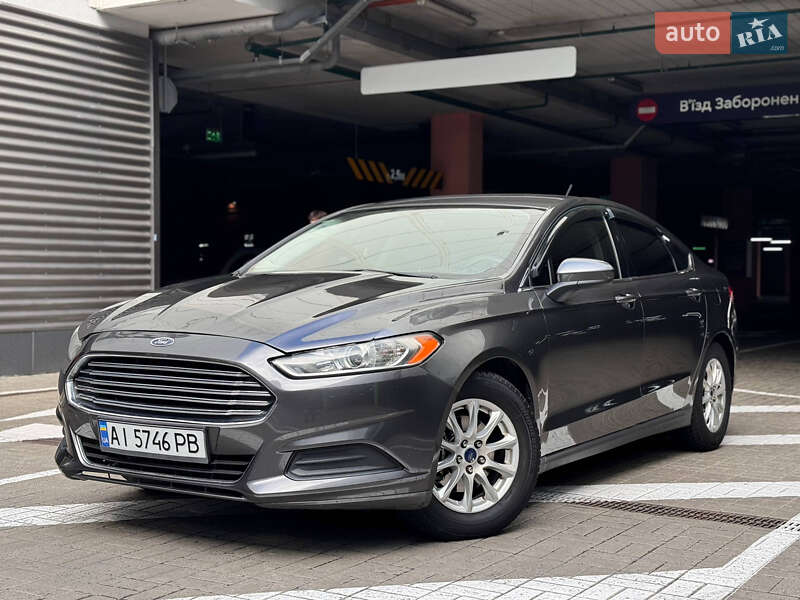 Седан Ford Fusion 2016 в 