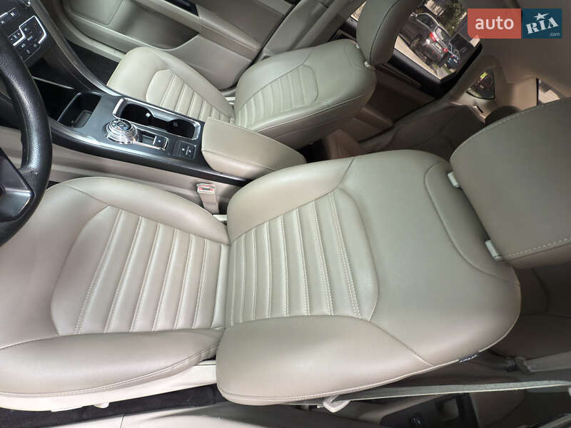 Седан Ford Fusion 2019 в Івано-Франківську