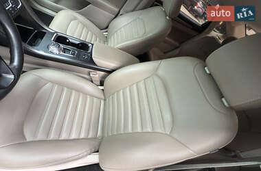 Седан Ford Fusion 2019 в 