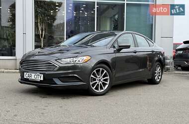 Седан Ford Fusion 2017 в 