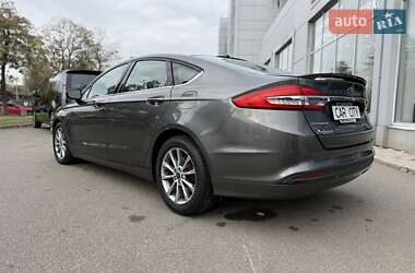 Седан Ford Fusion 2017 в 