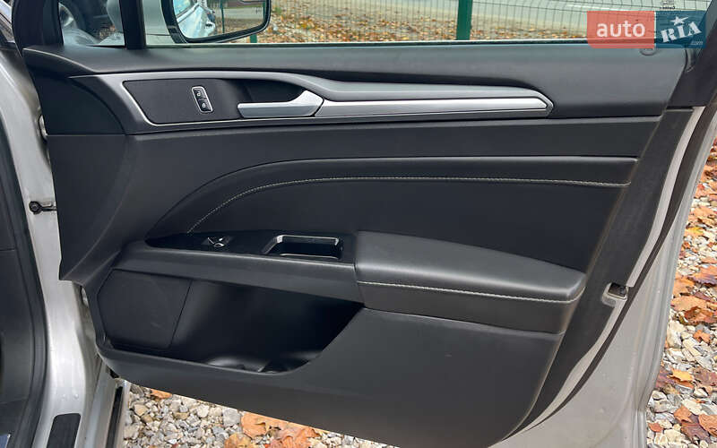 Седан Ford Fusion 2015 в Коломые