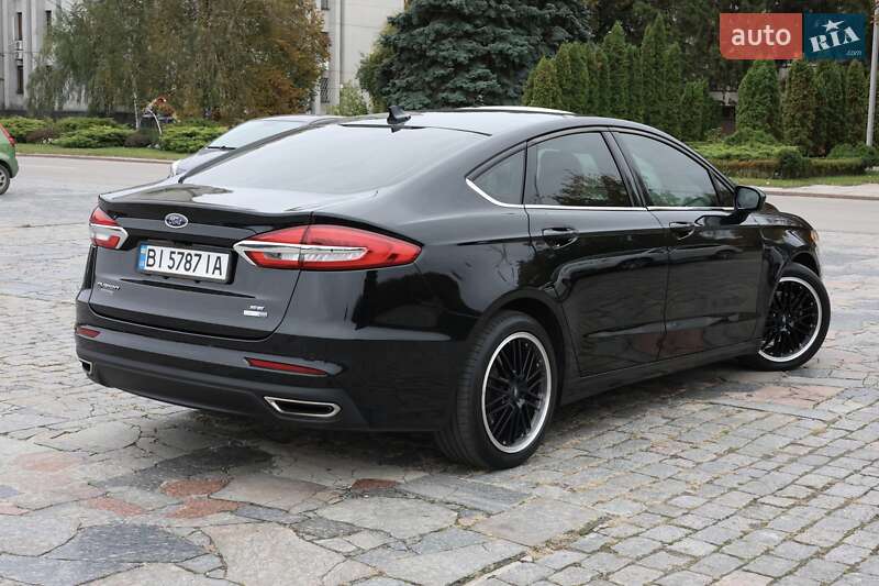 Седан Ford Fusion 2018 в Кременчуці