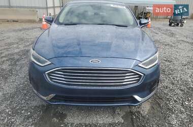 Седан Ford Fusion 2019 в 