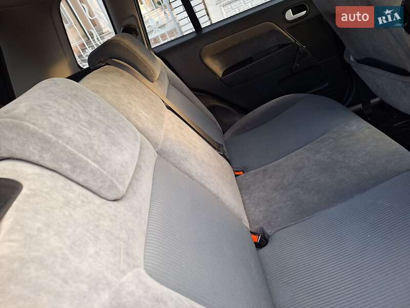 Хетчбек Ford Fusion 2004 в Чернівцях