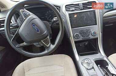 Седан Ford Fusion 2020 в Бродах