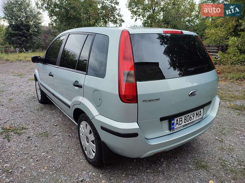 Хэтчбек Ford Fusion 2003 в Ямполе