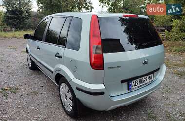 Хэтчбек Ford Fusion 2003 в 