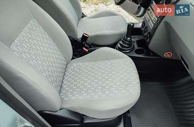 Хэтчбек Ford Fusion 2003 в 