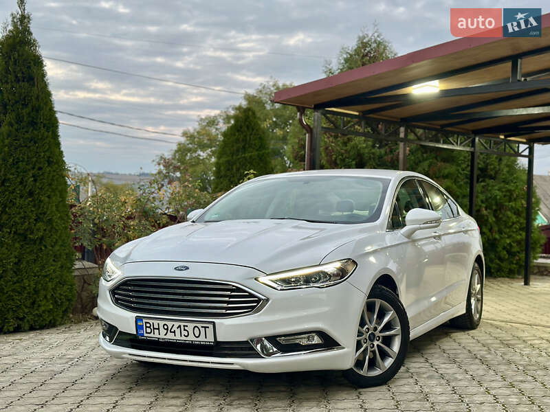 Седан Ford Fusion 2016 в 