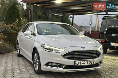 Седан Ford Fusion 2016 в 