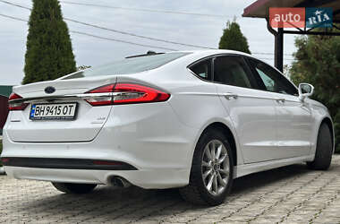 Седан Ford Fusion 2016 в 
