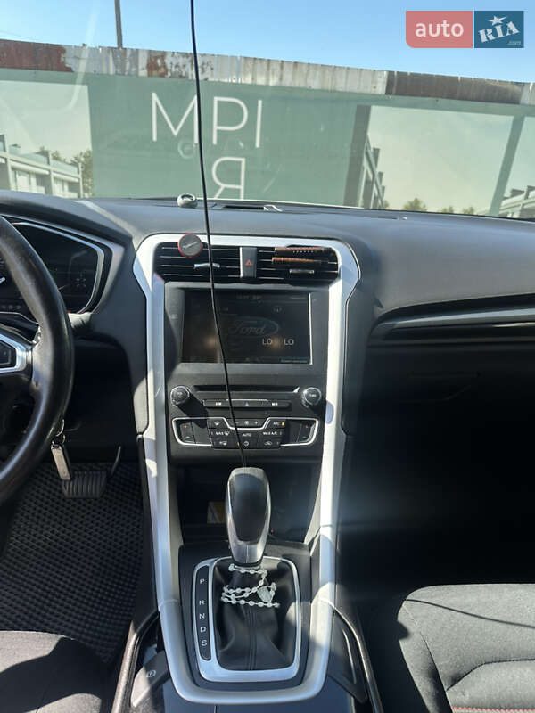 Седан Ford Fusion 2015 в Львове