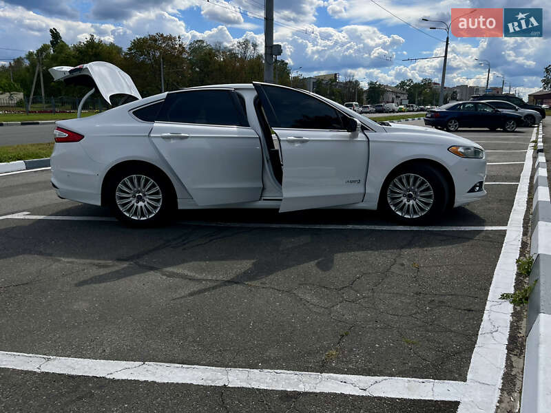 Седан Ford Fusion 2014 в Харкові