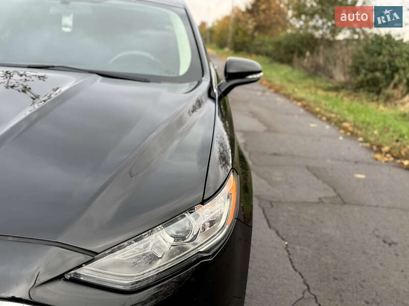 Седан Ford Fusion 2017 в Попільні