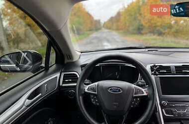 Седан Ford Fusion 2017 в 