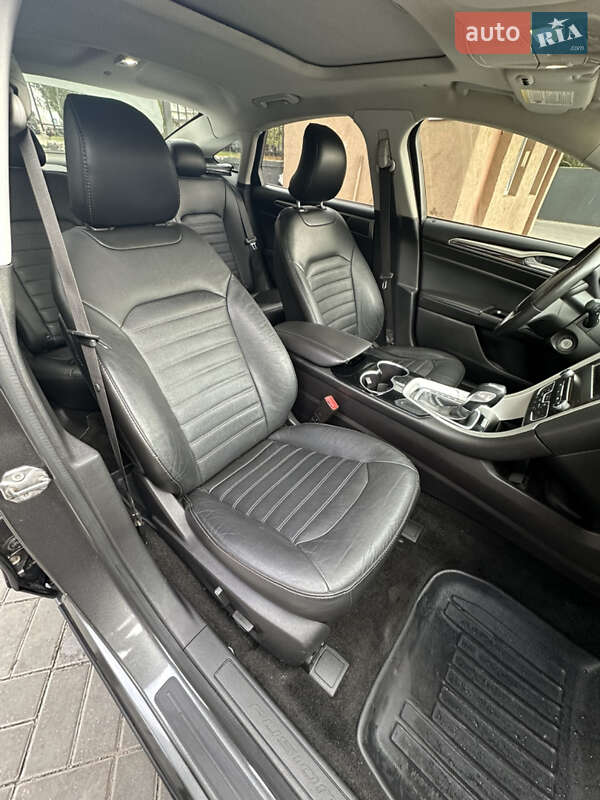 Седан Ford Fusion 2015 в Запоріжжі