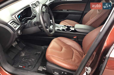 Седан Ford Fusion 2015 в 