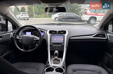 Седан Ford Fusion 2012 в 