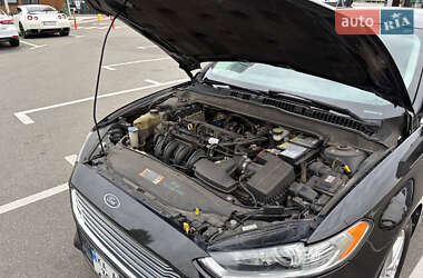 Седан Ford Fusion 2012 в 