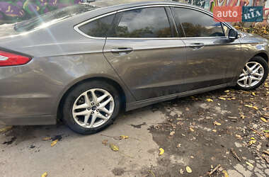 Седан Ford Fusion 2013 в Львові