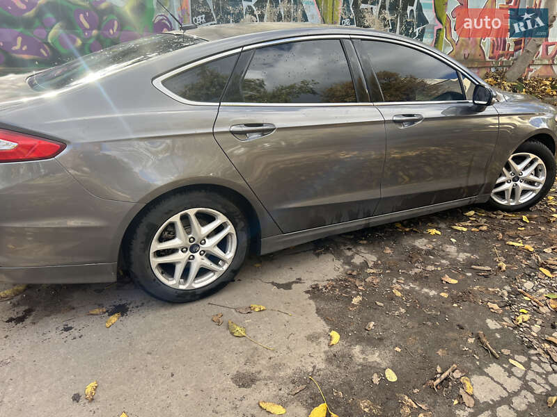 Седан Ford Fusion 2013 в Львові