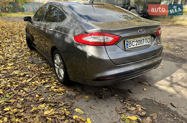 Седан Ford Fusion 2013 в Львові