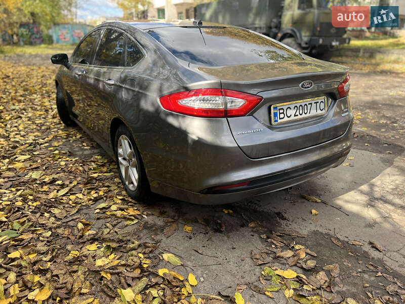 Седан Ford Fusion 2013 в Львові