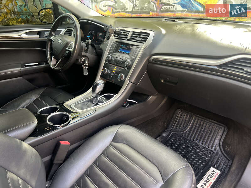 Седан Ford Fusion 2013 в Львові