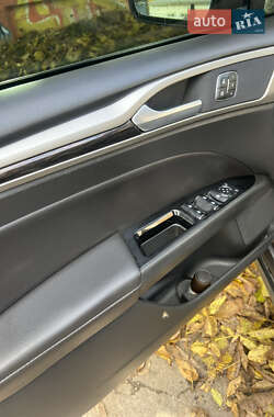 Седан Ford Fusion 2013 в Львові